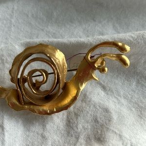 Vintage Gold Snail 🐌 Broach -New
